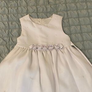 Elegant White Kids Dress with Floral Accents